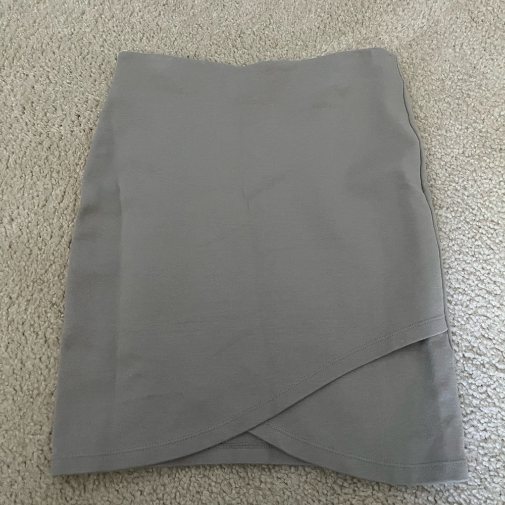 Aritzia Talula fitted wrap skirt